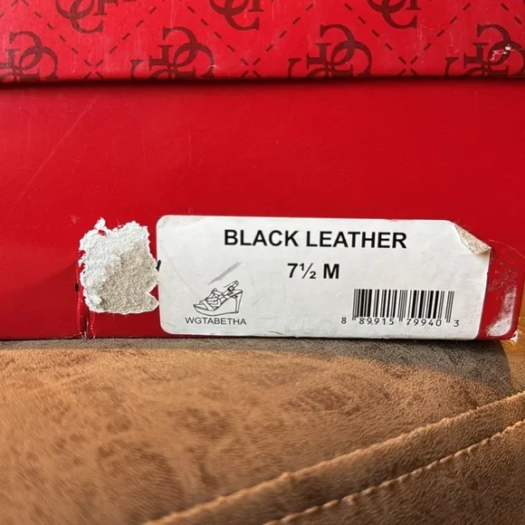 Guess Black Leather Wedges - Picture 6 of 6